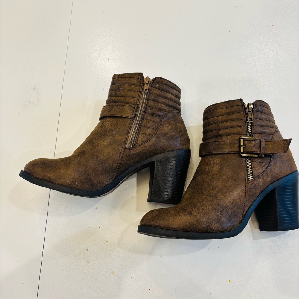 Twisted Brown Ankle Boots for Women size 10 - Picture 3 of 8